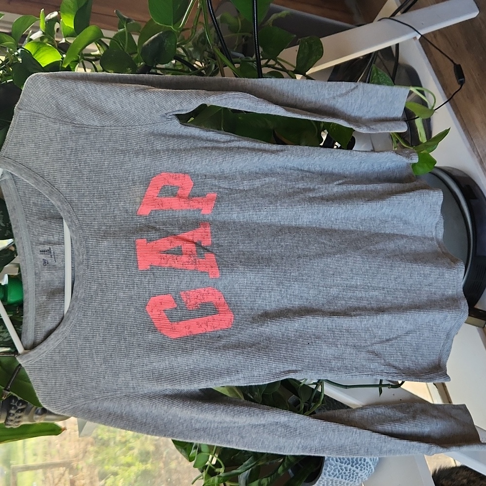 Gap long sleeve shirt